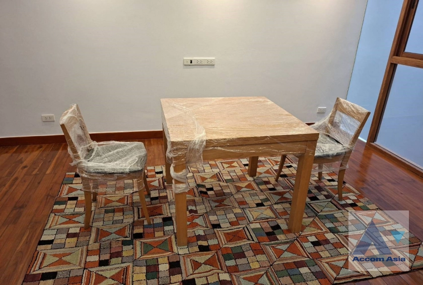 30  3 br Townhouse For Rent in Ploenchit ,Bangkok BTS Ploenchit AA33100