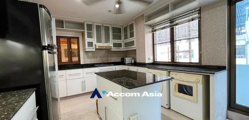 8  3 br Condominium For Rent in Ploenchit ,Bangkok BTS Ploenchit at Ruamrudee Garden House AA33111