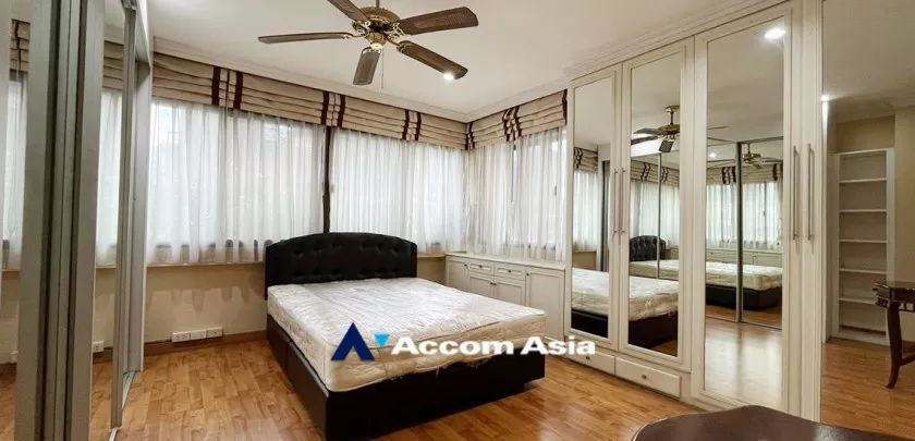 16  3 br Condominium For Rent in Ploenchit ,Bangkok BTS Ploenchit at Ruamrudee Garden House AA33111