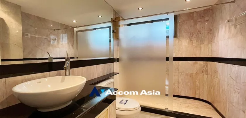 17  3 br Condominium For Rent in Ploenchit ,Bangkok BTS Ploenchit at Ruamrudee Garden House AA33111