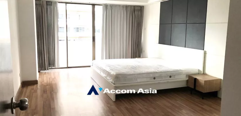 4  3 br Apartment For Rent in Sukhumvit ,Bangkok BTS Asok - MRT Sukhumvit at Family Apartment with Lake View AA33117