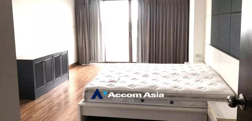5  3 br Apartment For Rent in Sukhumvit ,Bangkok BTS Asok - MRT Sukhumvit at Family Apartment with Lake View AA33117