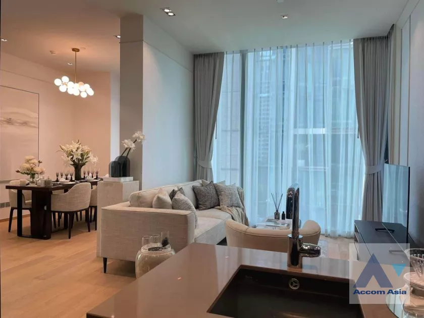  2 Bedrooms  Condominium For Rent in Ploenchit, Bangkok  near BTS Chitlom (AA33129)