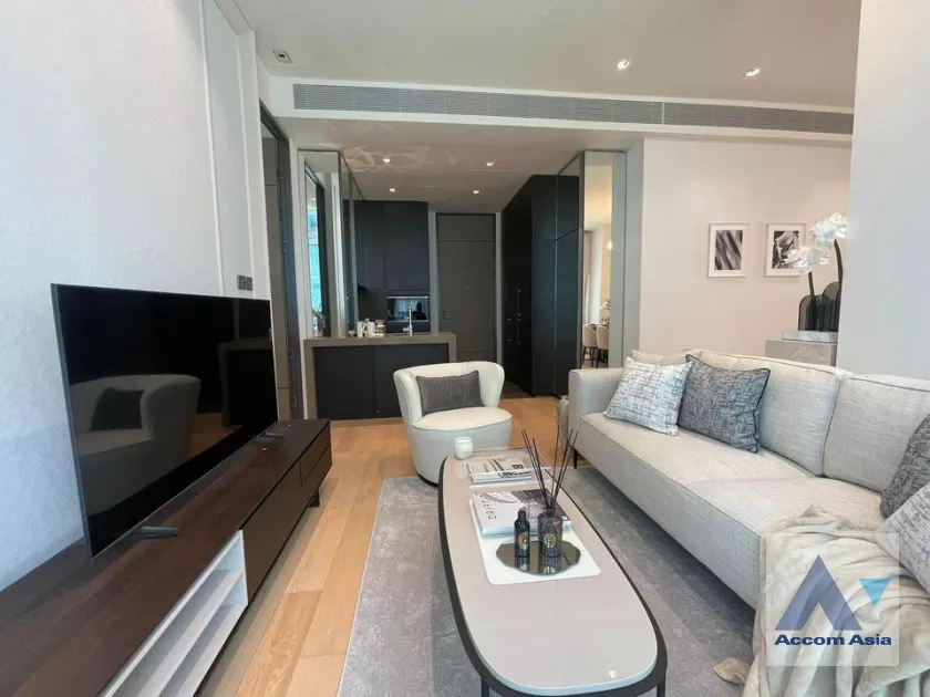 unit 2 Bedrooms  Condominium For Rent in Ploenchit, Bangkok  near BTS Chitlom (AA33129)