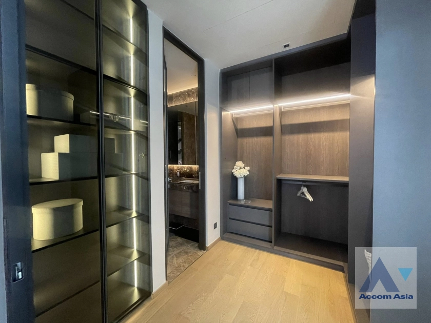 6  2 br Condominium For Rent in Ploenchit ,Bangkok BTS Chitlom at 28 Chidlom AA33129