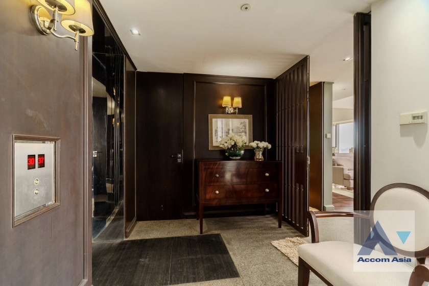 unitFully Furnished, Riverside / River View, Double High Ceiling, Duplex Condo |  4 Bedrooms  Condominium For Rent & Sale in Sathorn, Bangkok  near BTS Chong Nonsi - MRT Lumphini (AA33130)