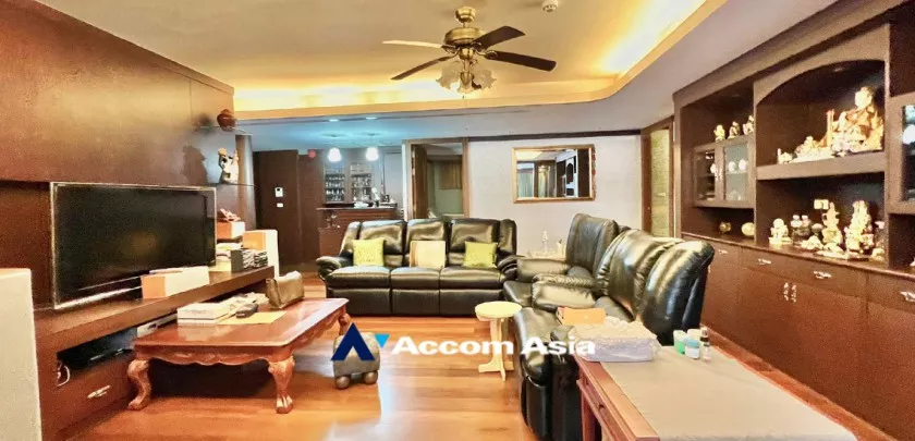 Supreme Residence Condominium  3 Bedroom for Sale BRT Thanon Chan in Sathorn Bangkok