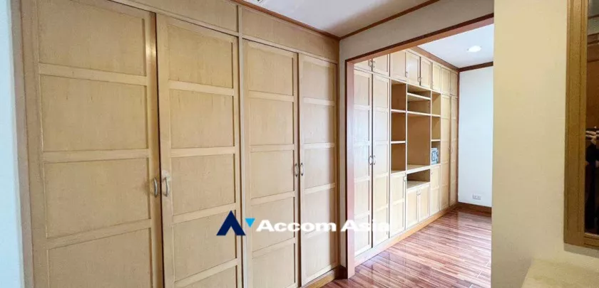 9  2 br Apartment For Rent in Sathorn ,Bangkok BTS Chong Nonsi at Cozy Low-rise Apartment in Sathorn, Walk to BTS 6 mins. AA33148
