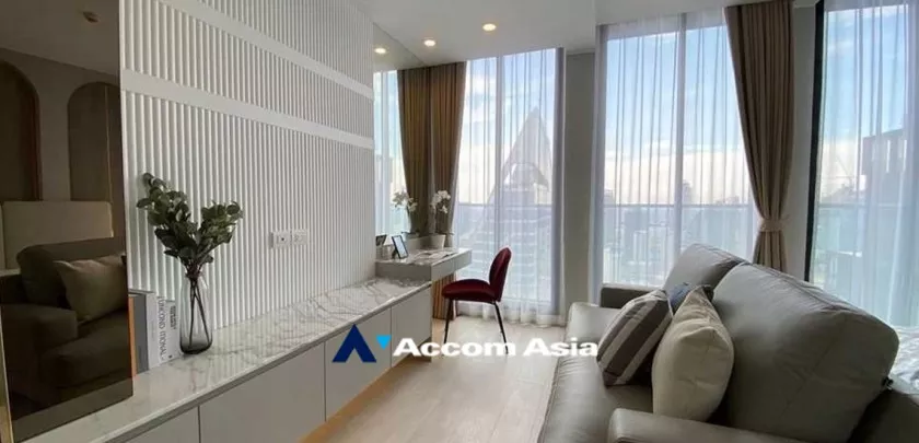  1 Bedroom  Condominium For Rent & Sale in Ploenchit, Bangkok  near BTS Ploenchit (AA33160)