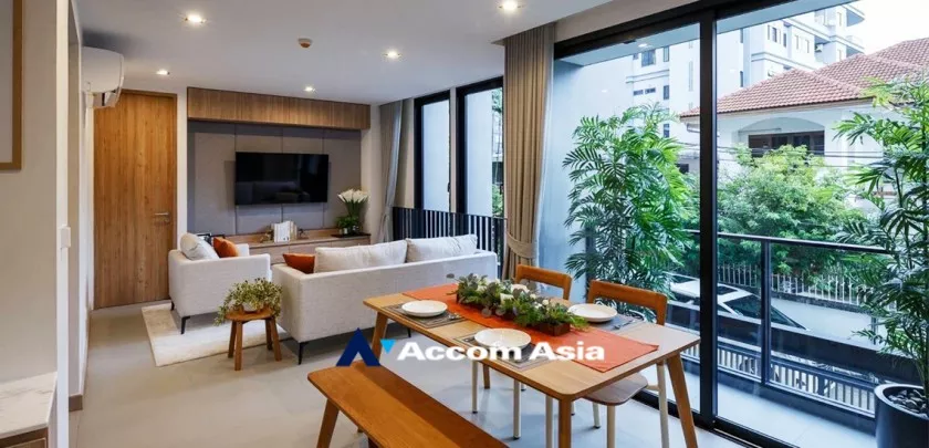  2 Bedrooms  Apartment For Rent in Ploenchit, Bangkok  near MRT Lumphini (AA33173)