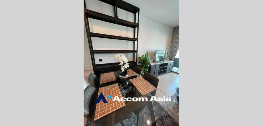  2 Bedrooms  Condominium For Rent & Sale in Silom, Bangkok  near BTS Saphan Taksin - MRT Hua Lamphong (AA33174)