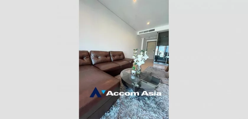  2 Bedrooms  Condominium For Rent & Sale in Silom, Bangkok  near BTS Saphan Taksin - MRT Hua Lamphong (AA33174)