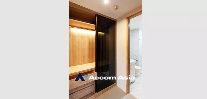5  1 br Apartment For Rent in Ploenchit ,Bangkok MRT Lumphini at Cozy Style with Good Surrounding AA33175
