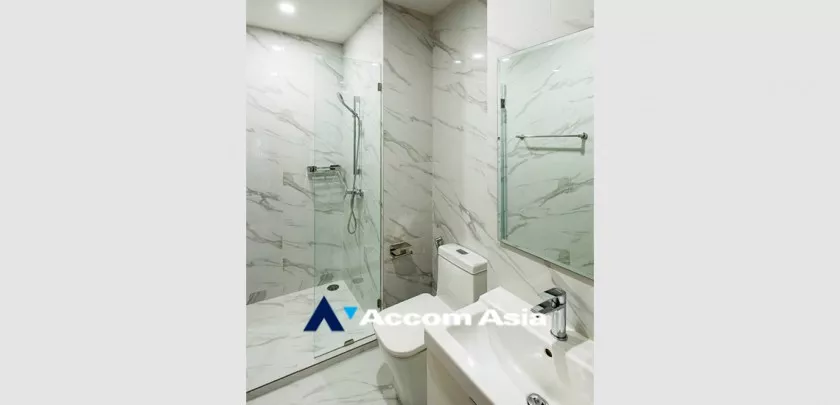 6  Studio Apartment for rent and sale in Ploenchit ,Bangkok MRT Lumphini at Cozy Style with Good Surrounding AA33176