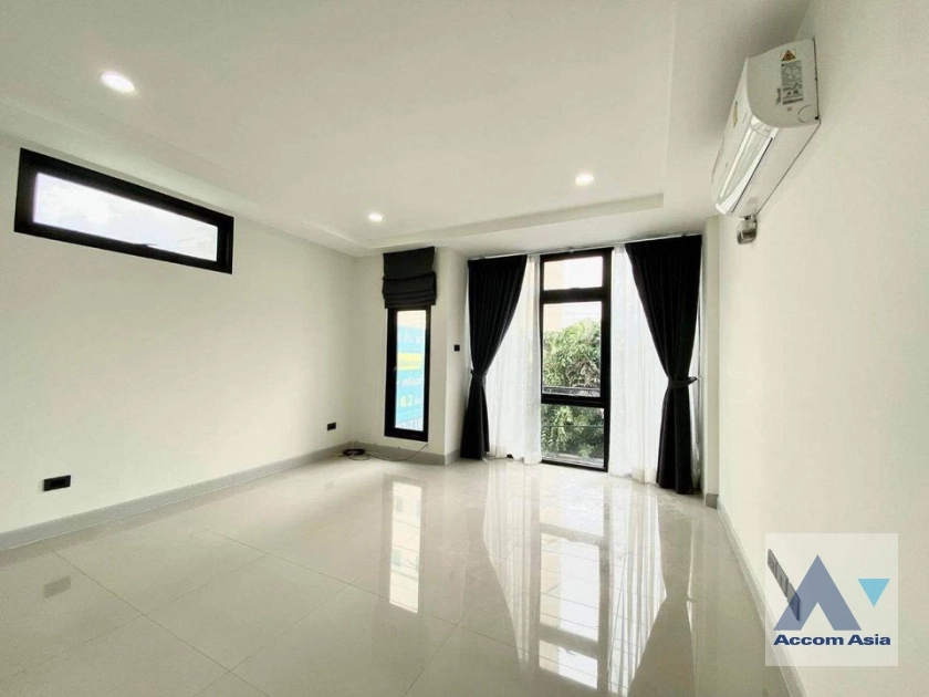  1  3 br Townhouse for rent and sale in Sukhumvit ,Bangkok BTS Udomsuk AA33185