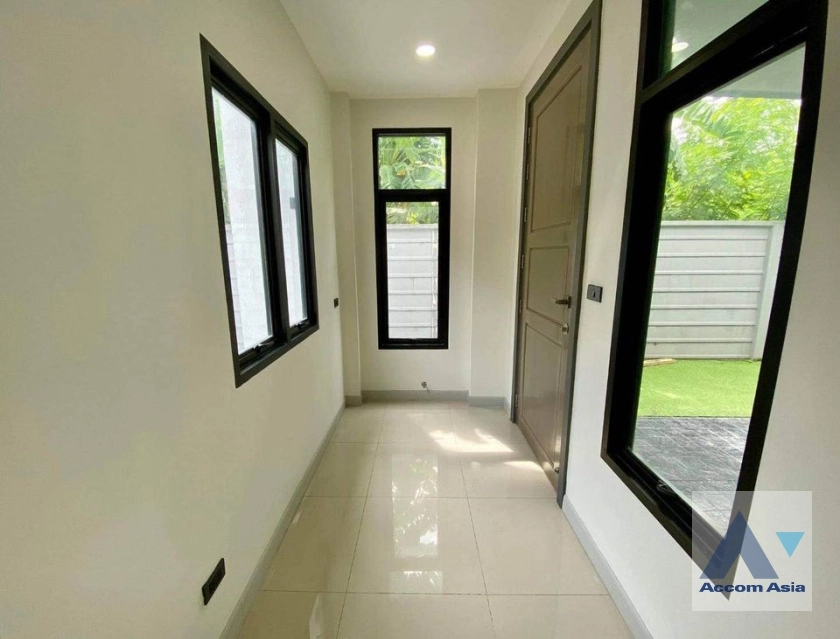 10  3 br Townhouse for rent and sale in Sukhumvit ,Bangkok BTS Udomsuk AA33185