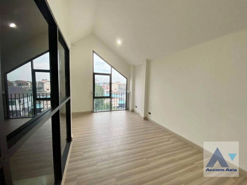 5  3 br Townhouse for rent and sale in Sukhumvit ,Bangkok BTS Udomsuk AA33185