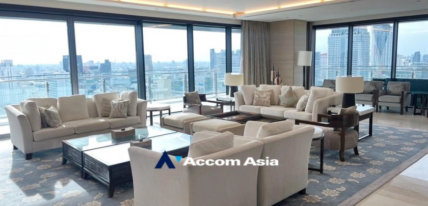  4 Bedrooms  Condominium For Rent in Ploenchit, Bangkok  near BTS Ratchadamri (AA33187)