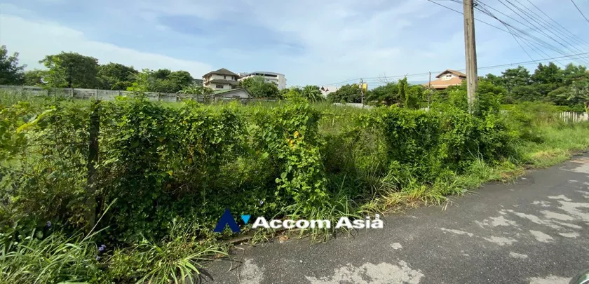  1  Land For Sale in Latkrabang ,Bangkok ARL Ban Thap Chang AA33189
