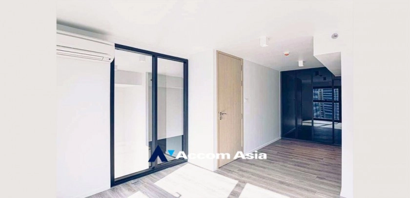 5  2 br Condominium For Sale in Silom ,Bangkok BTS Surasak at The Lofts Silom AA33193