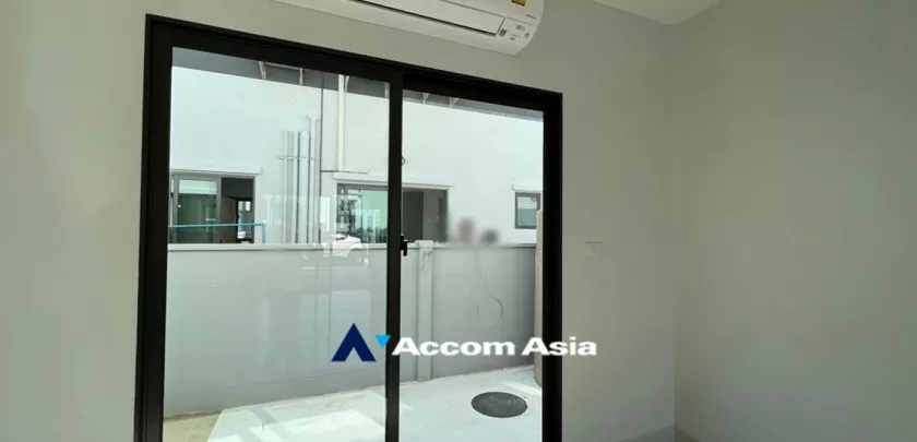 10  3 br Townhouse For Sale in Samutprakan ,Samutprakan  at House AA33199