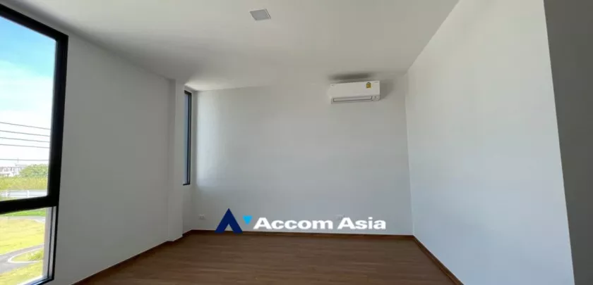7  3 br Townhouse For Sale in Samutprakan ,Samutprakan  at House AA33199