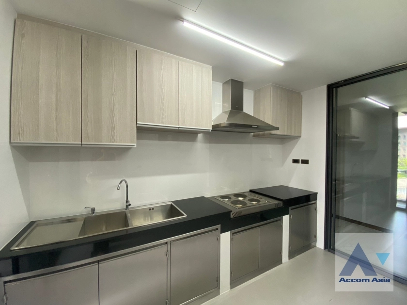 6  3 br Apartment for rent and sale in Sukhumvit ,Bangkok BTS Phrom Phong at Serene Place with Modern Style AA33200