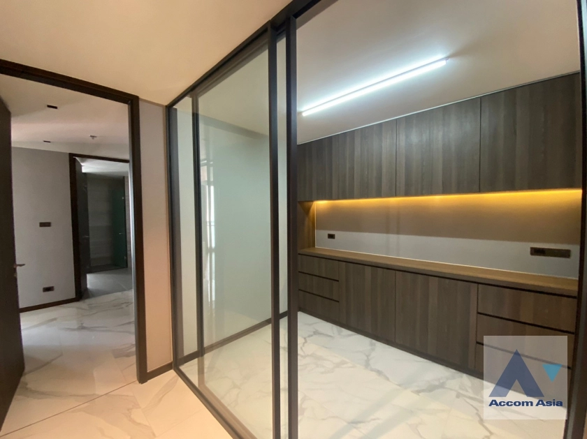 12  3 br Apartment For Rent in Sukhumvit ,Bangkok BTS Phrom Phong at Serene Place with Modern Style AA33200