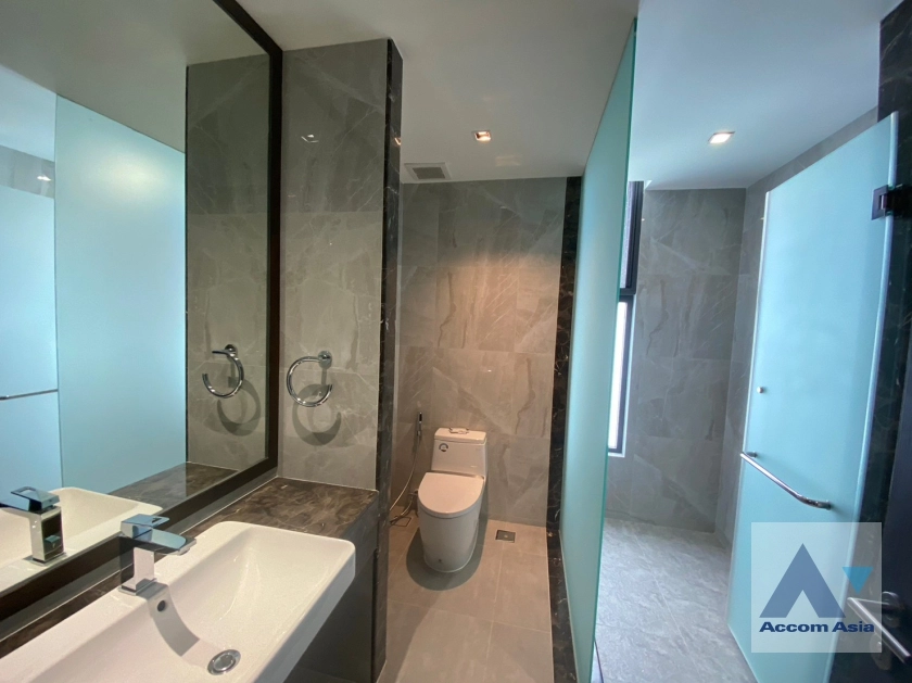 16  3 br Apartment for rent and sale in Sukhumvit ,Bangkok BTS Phrom Phong at Serene Place with Modern Style AA33200