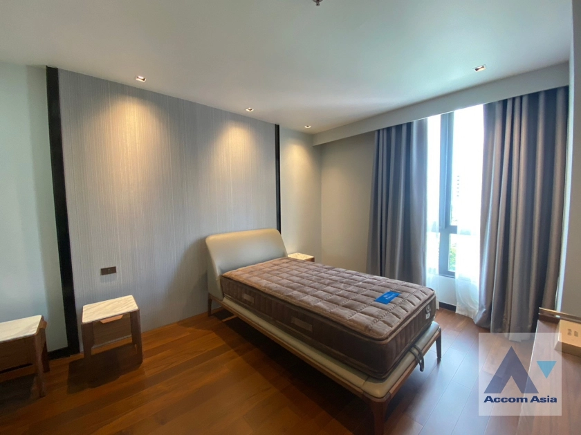 8  3 br Apartment For Rent in Sukhumvit ,Bangkok BTS Phrom Phong at Serene Place with Modern Style AA33200