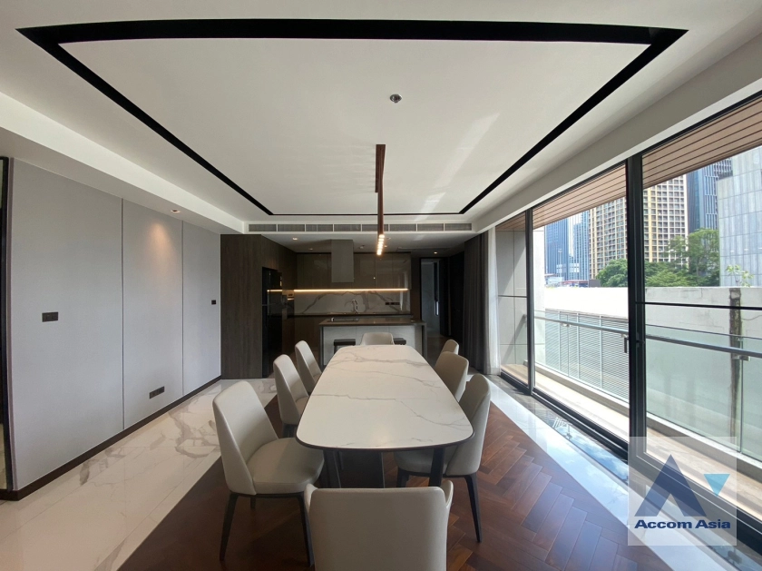 unit 3 Bedrooms  Apartment For Rent & Sale in Sukhumvit, Bangkok  near BTS Phrom Phong (AA33200)