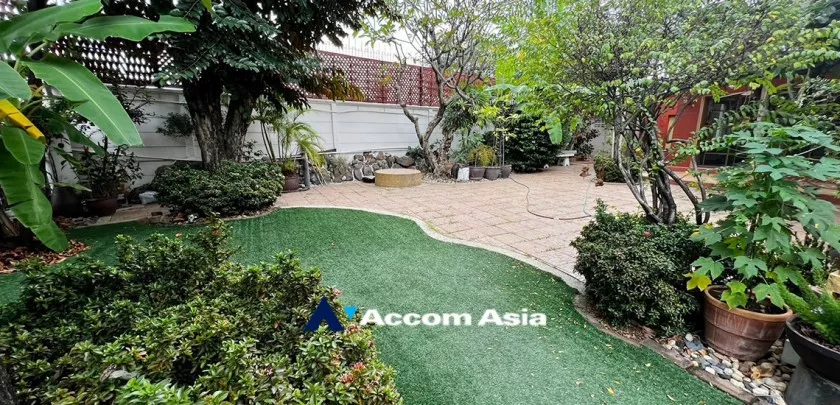 29  4 br House For Sale in Pattanakarn ,Bangkok  at Peaceful compound AA33210