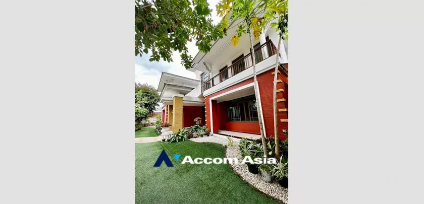 26  4 br House For Sale in Pattanakarn ,Bangkok  at Peaceful compound AA33210