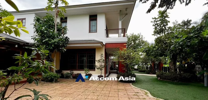 34  4 br House For Sale in Pattanakarn ,Bangkok  at Peaceful compound AA33210