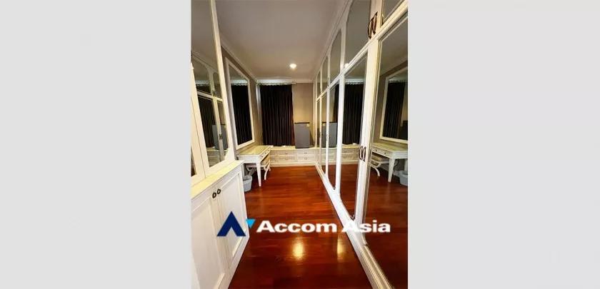 13  4 br House For Sale in Pattanakarn ,Bangkok  at Peaceful compound AA33210