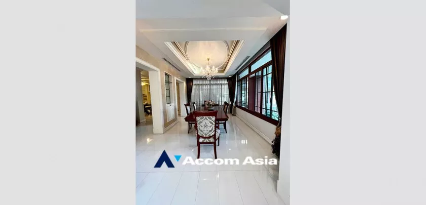 7  4 br House For Sale in Pattanakarn ,Bangkok  at Peaceful compound AA33210
