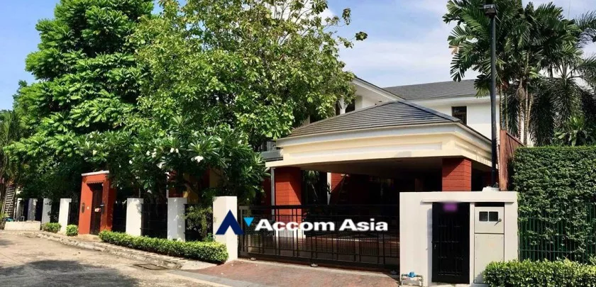  4 Bedrooms  House For Sale in Pattanakarn, Bangkok  (AA33210)