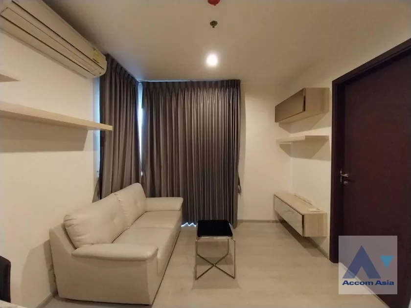 unit 2 Bedrooms  Condominium For Rent in Phaholyothin, Bangkok  near MRT Rama 9 - ARL Makkasan (AA33212)
