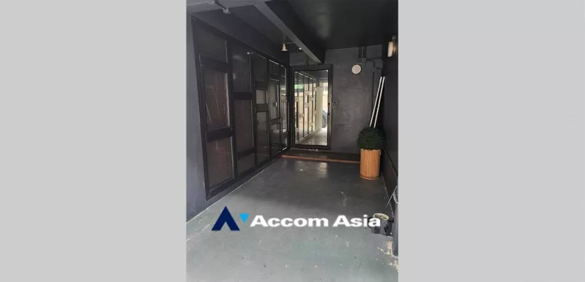 12  3 br House for rent and sale in Sukhumvit ,Bangkok BTS Punnawithi AA33215