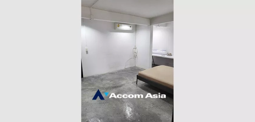 10  3 br House for rent and sale in Sukhumvit ,Bangkok BTS Punnawithi AA33215