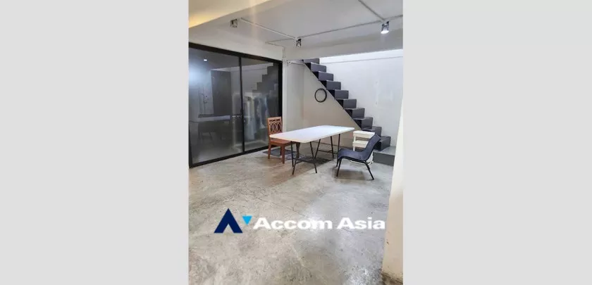 6  3 br House for rent and sale in Sukhumvit ,Bangkok BTS Punnawithi AA33215