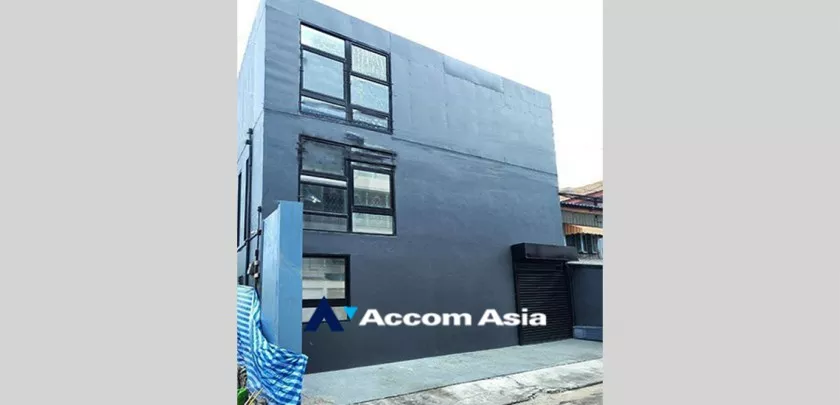  2  3 br House For Rent in sukhumvit ,Bangkok BTS Punnawithi AA33215