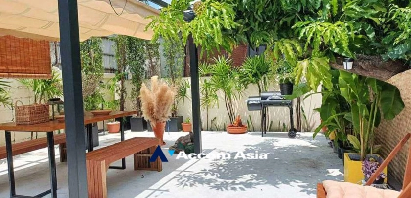 unit 3 Bedrooms  House For Rent & Sale in New Phetchaburi, Bangkok  (AA33217)