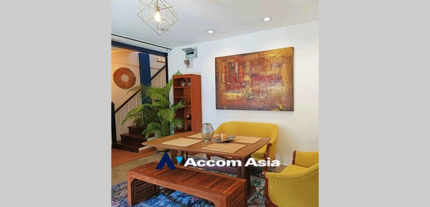 unit 3 Bedrooms  House For Rent & Sale in New Phetchaburi, Bangkok  (AA33217)