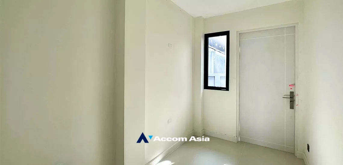 17  4 br House for rent and sale in Pattanakarn ,Bangkok ARL Hua Mak at The Gentry Phatthanakan AA33222