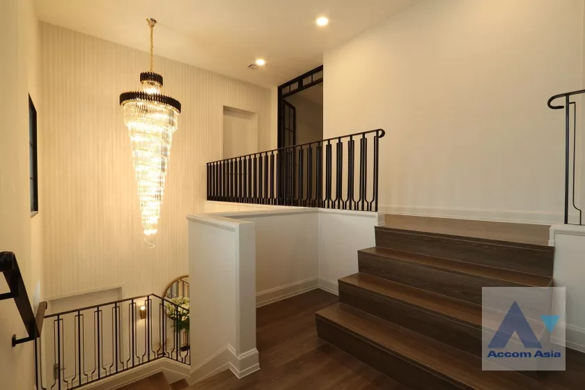 5  4 br House For Rent in Latkrabang ,Bangkok ARL Ban Thap Chang at Nantawan Rama 9 New Krungthepkreetha AA33242