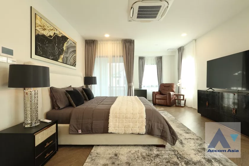 9  4 br House For Rent in Latkrabang ,Bangkok ARL Ban Thap Chang at Nantawan Rama 9 New Krungthepkreetha AA33242