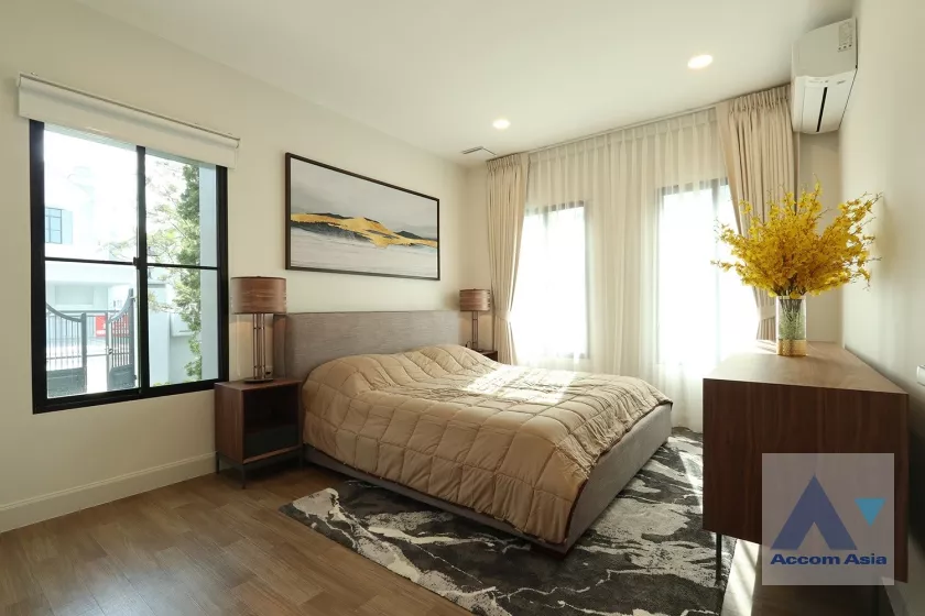 8  4 br House For Rent in Latkrabang ,Bangkok ARL Ban Thap Chang at Nantawan Rama 9 New Krungthepkreetha AA33242