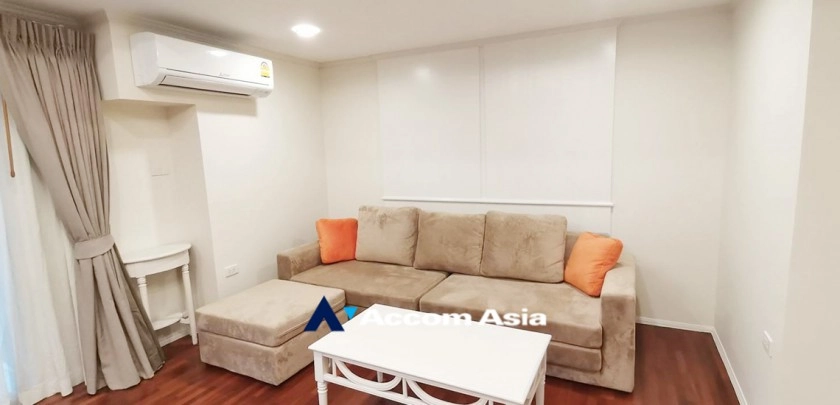 unit 2 Bedrooms  Apartment For Rent in Sukhumvit, Bangkok  near BTS Phrom Phong (AA33251)