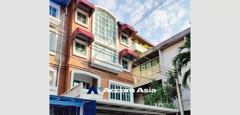 Yenagard Residence Townhouse  4 Bedroom for Sale MRT Lumphini in Sathorn Bangkok